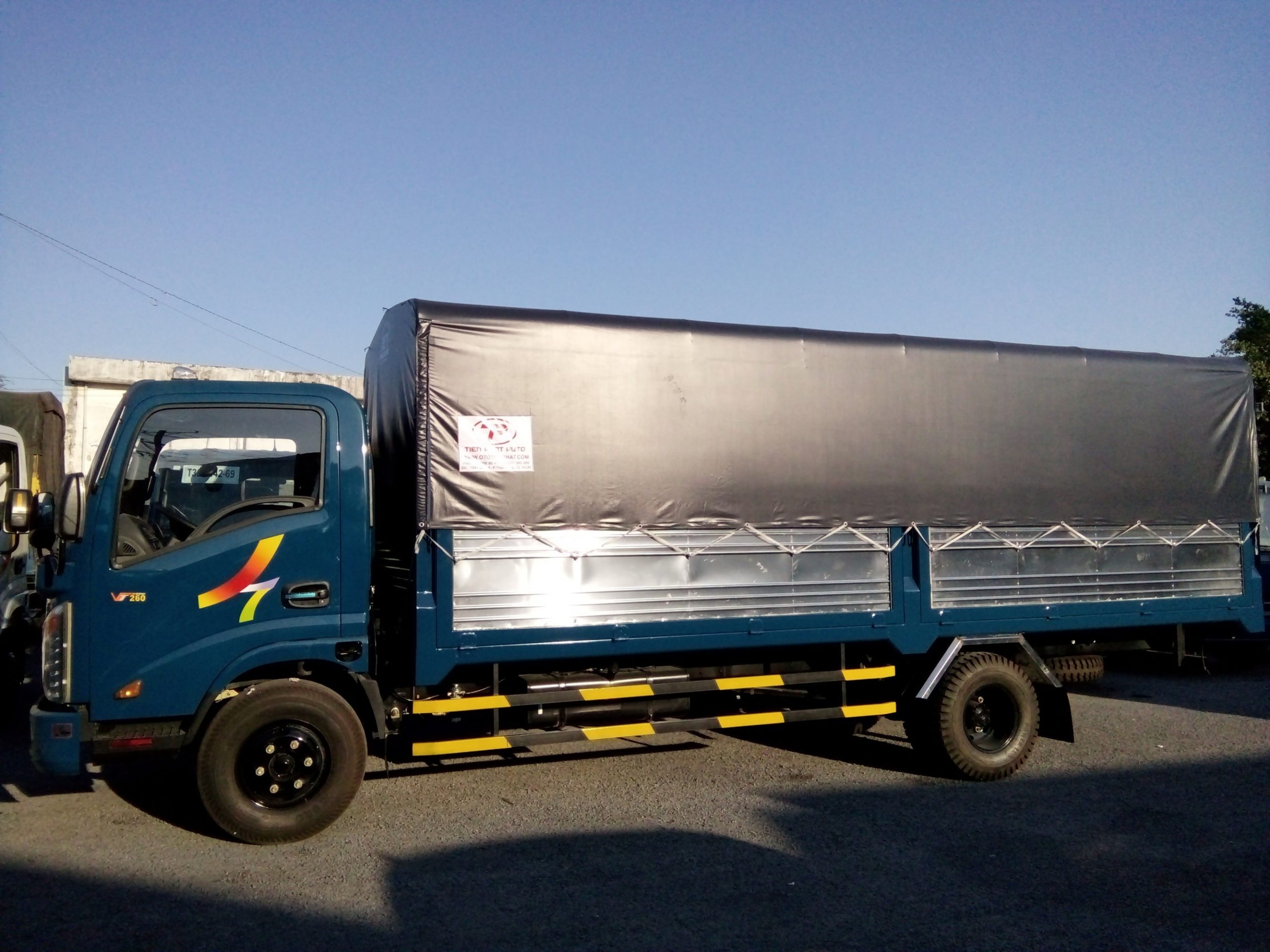 xe tải chở hàng thùng dài 6m
